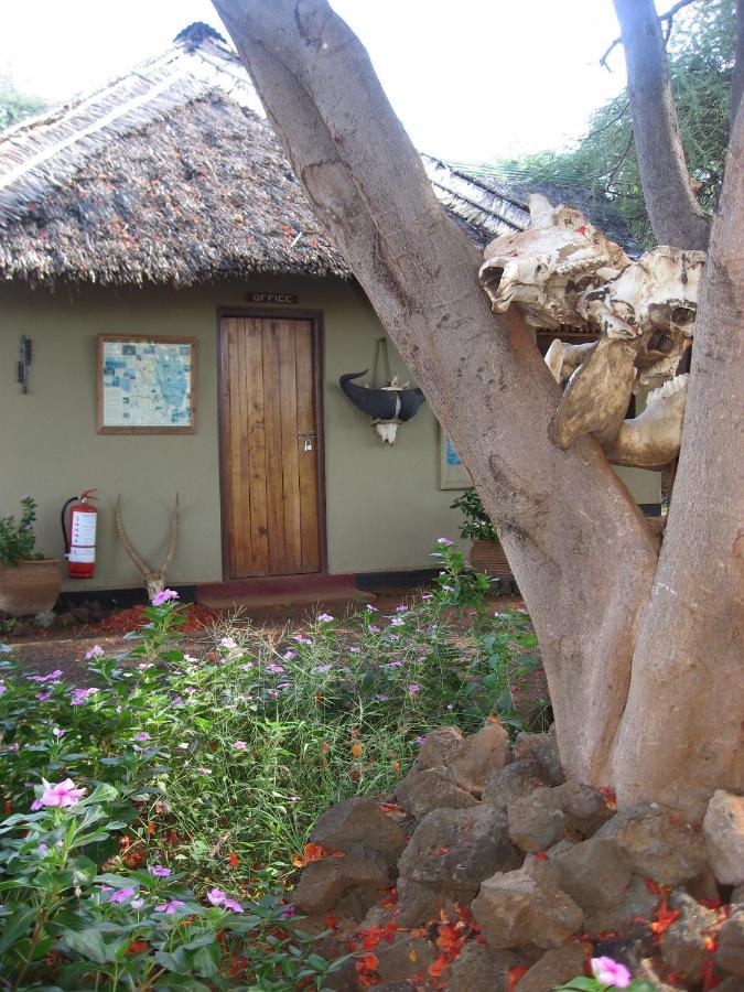 Severin Safari Camp Tsavo West National Park Bagian luar foto