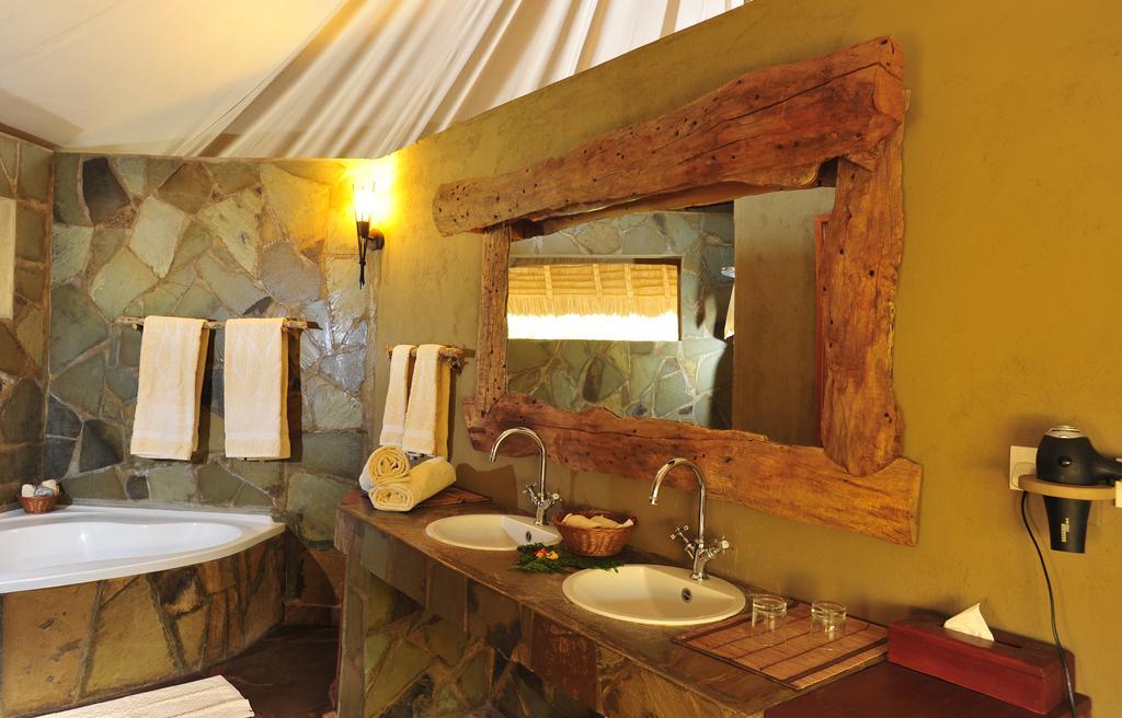 Severin Safari Camp Tsavo West National Park Ruang foto